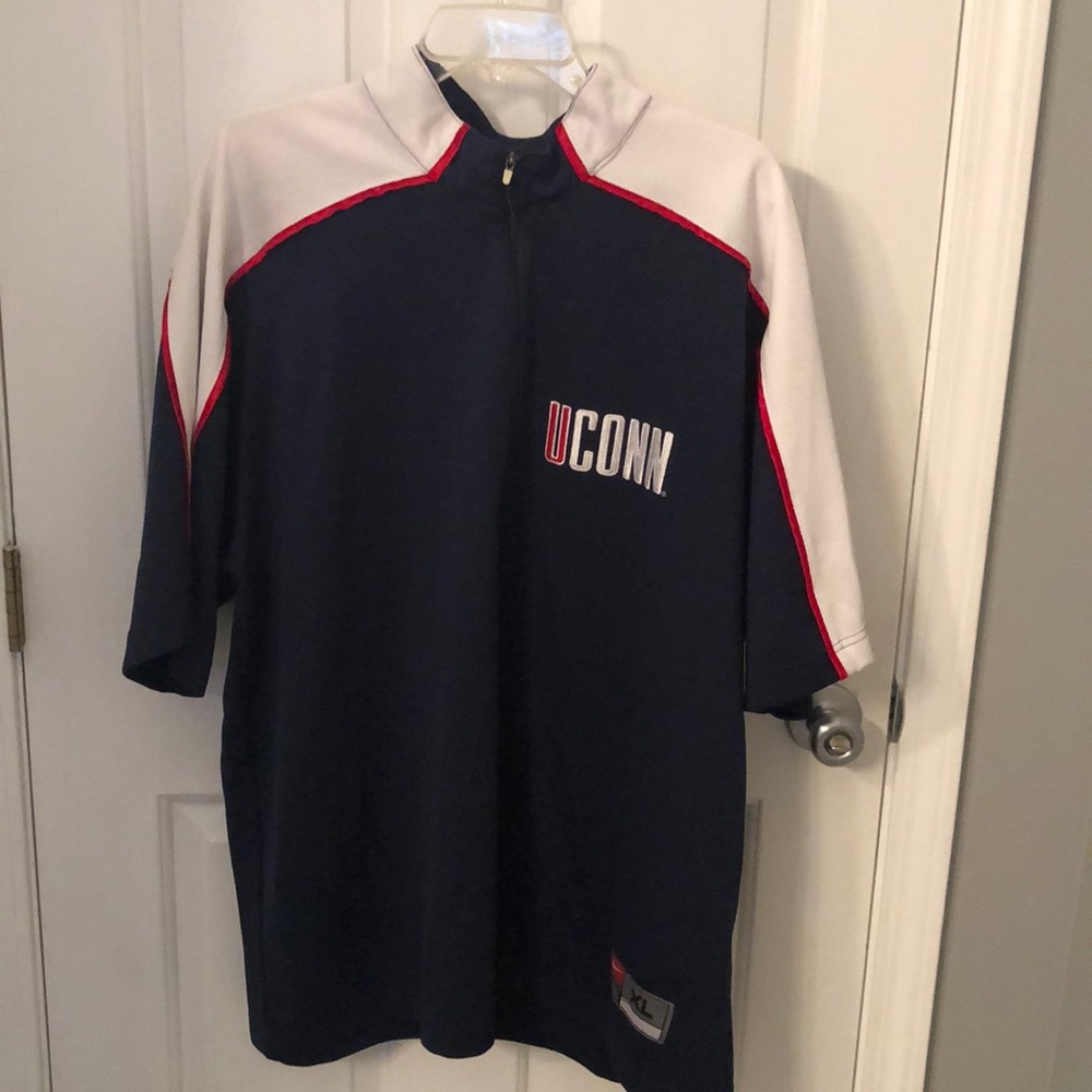 Men’s UCONN Huskies warm-up shirt